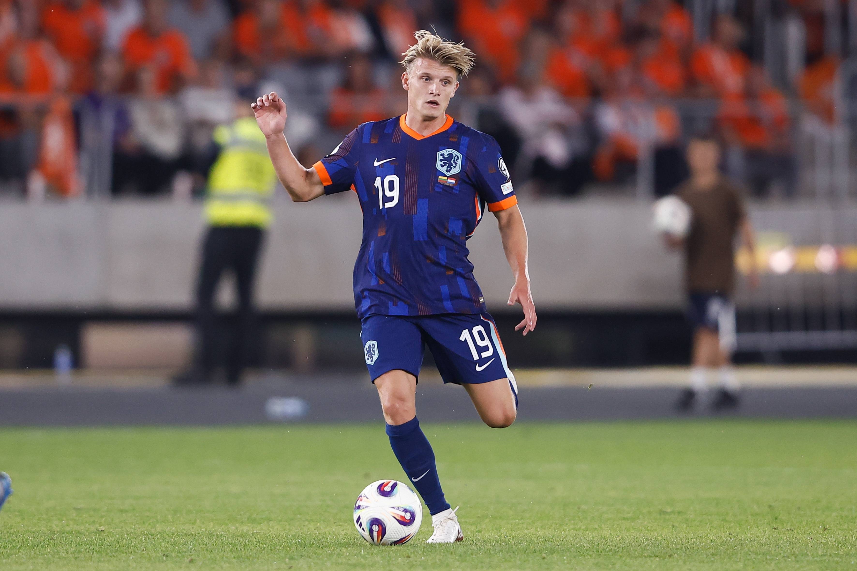 球天下官网-荷兰国家队教练组成员